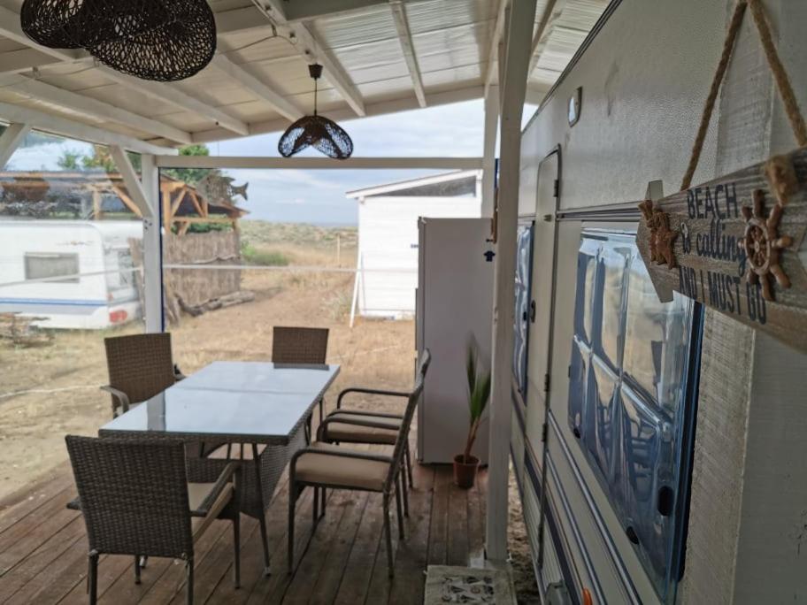 Sea Caravan On The Beach 希典 外观 照片
