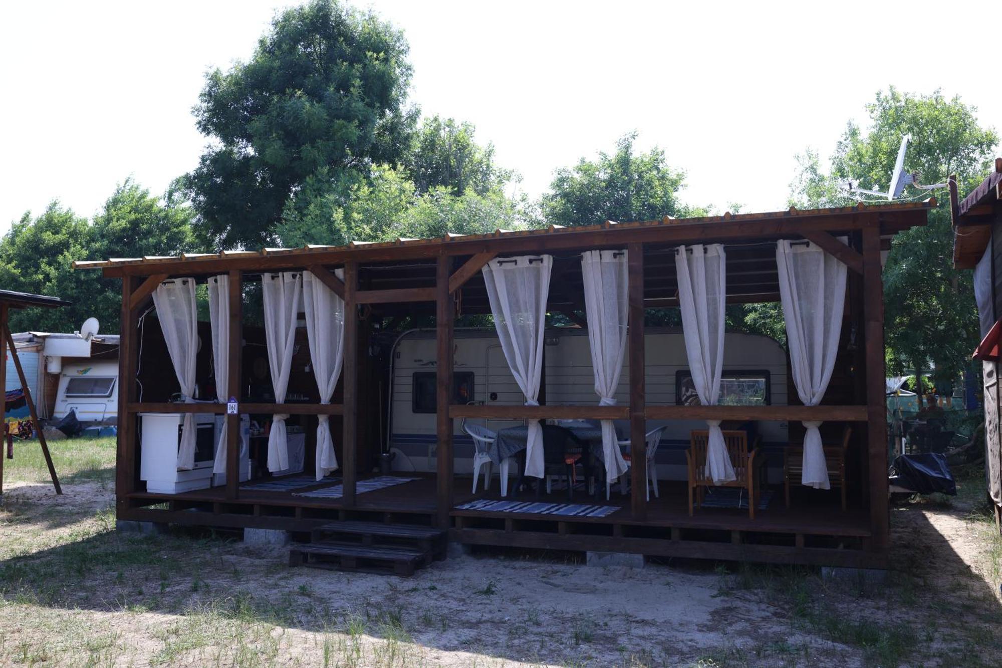 Sea Caravan On The Beach 希典 外观 照片